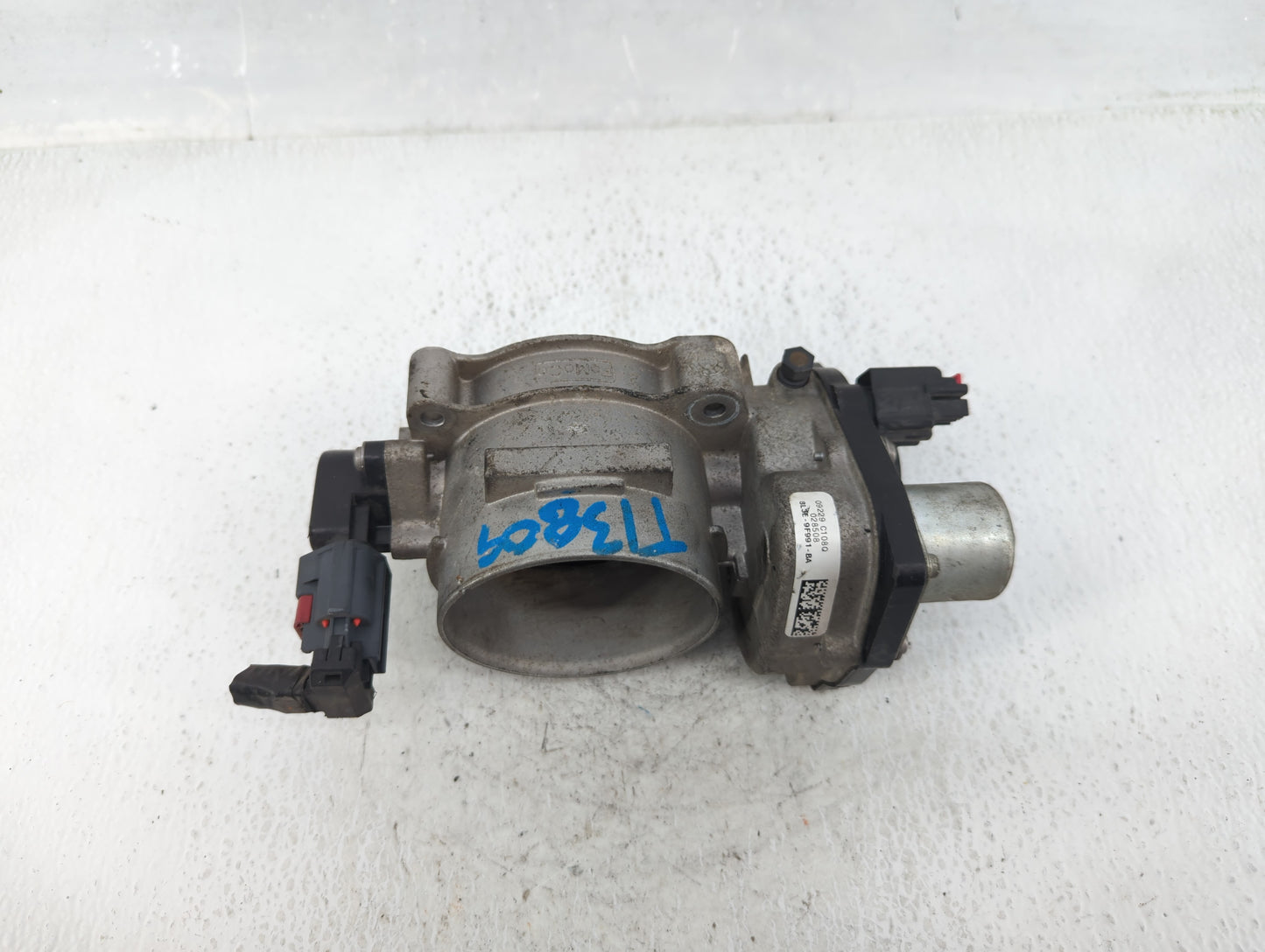 2010 Lincoln Navigator Throttle Body P/N:3L3E-9F991-BA Fits OEM Used Auto Parts - Oemusedautoparts1.com