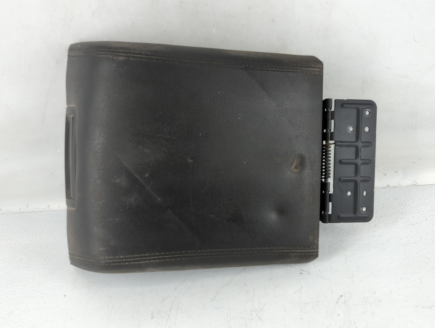 2010 Lincoln Navigator Center Console Armrest Cover Lid Fits OEM Used Auto Parts - Oemusedautoparts1.com