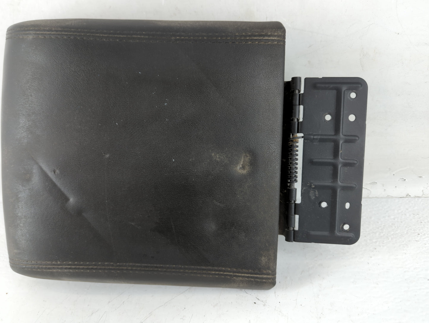 2010 Lincoln Navigator Center Console Armrest Cover Lid Fits OEM Used Auto Parts - Oemusedautoparts1.com