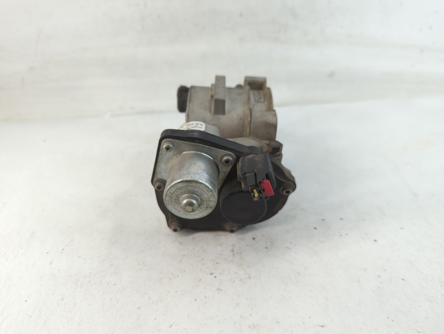 2010 Lincoln Navigator Throttle Body P/N:8L3E-9F991-BA Fits OEM Used Auto Parts - Oemusedautoparts1.com