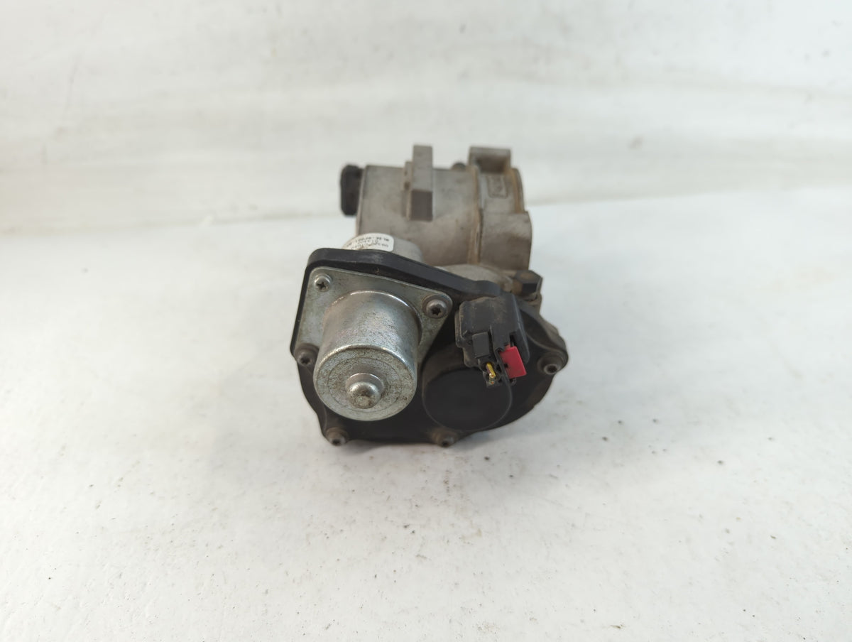 2010 Lincoln Navigator Throttle Body P/N:8L3E-9F991-BA Fits Fits 2004 2005 2006 2007 2008 2009 OEM Used Auto Parts - Oemused