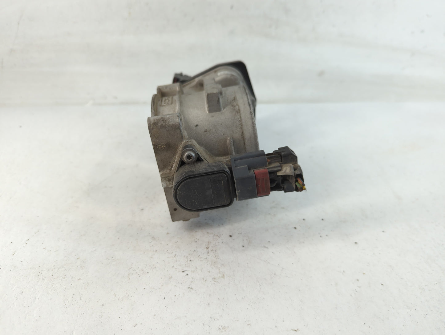 2010 Lincoln Navigator Throttle Body P/N:8L3E-9F991-BA Fits OEM Used Auto Parts - Oemusedautoparts1.com