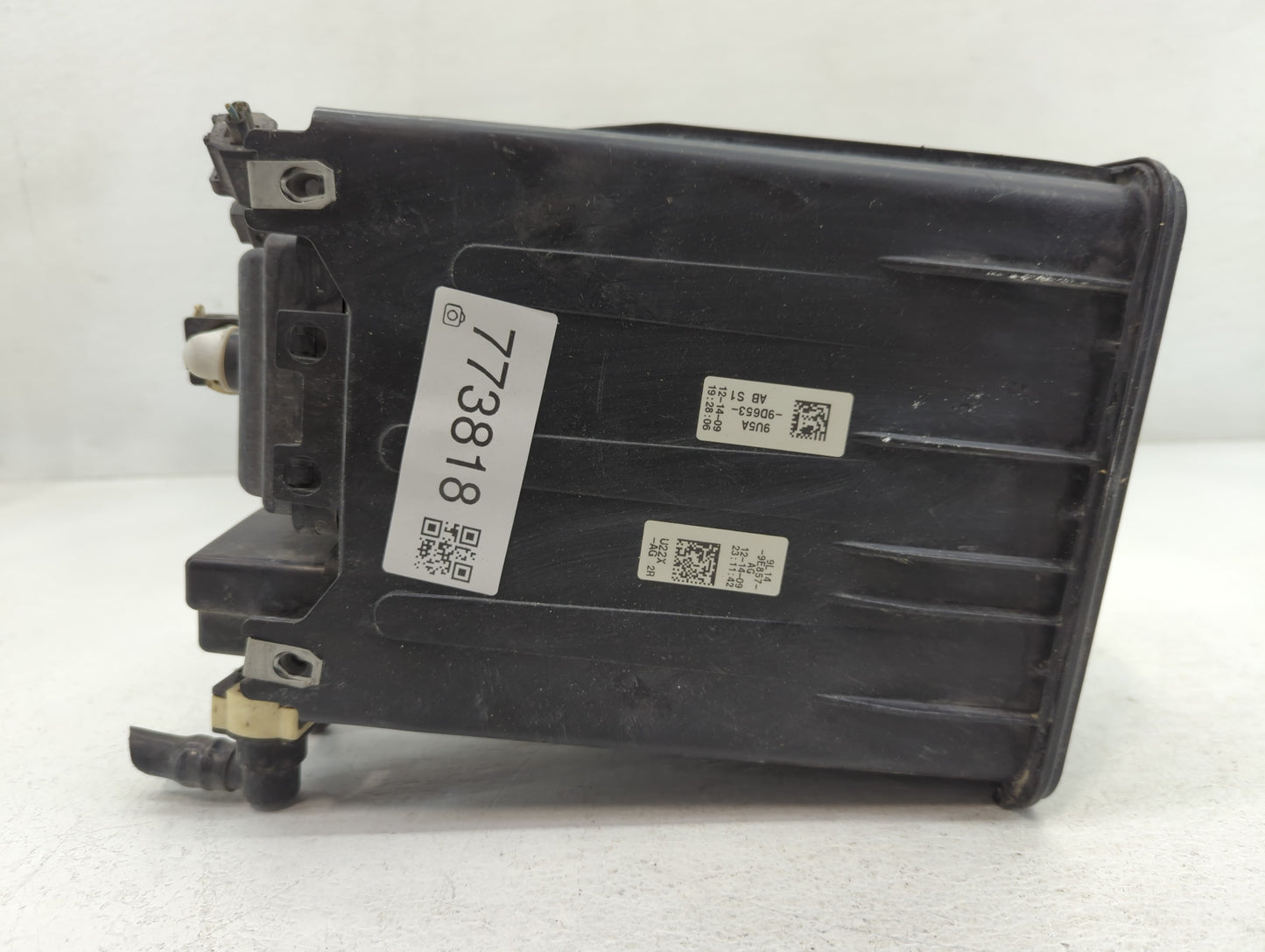 2010 Lincoln Navigator Fuel Vapor Charcoal Canister - Oemusedautoparts1.com