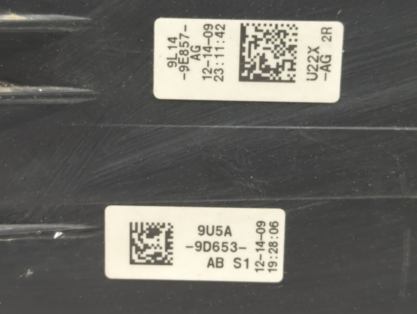 2010 Lincoln Navigator Fuel Vapor Charcoal Canister - Oemusedautoparts1.com