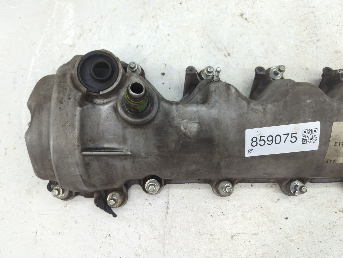 2010 Lincoln Navigator Driver Left Cylinder Head Valve Cover P/N:5G 696 BA Fits OEM Used Auto Parts - Oemusedautoparts1.com