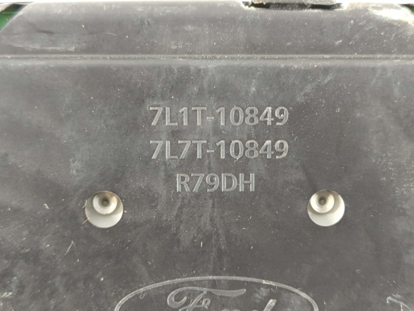 2010 Lincoln Navigator Instrument Cluster Speedometer Gauges P/N:R79DH 7L1T-10849 Fits OEM Used Auto Parts - Oemusedautopart