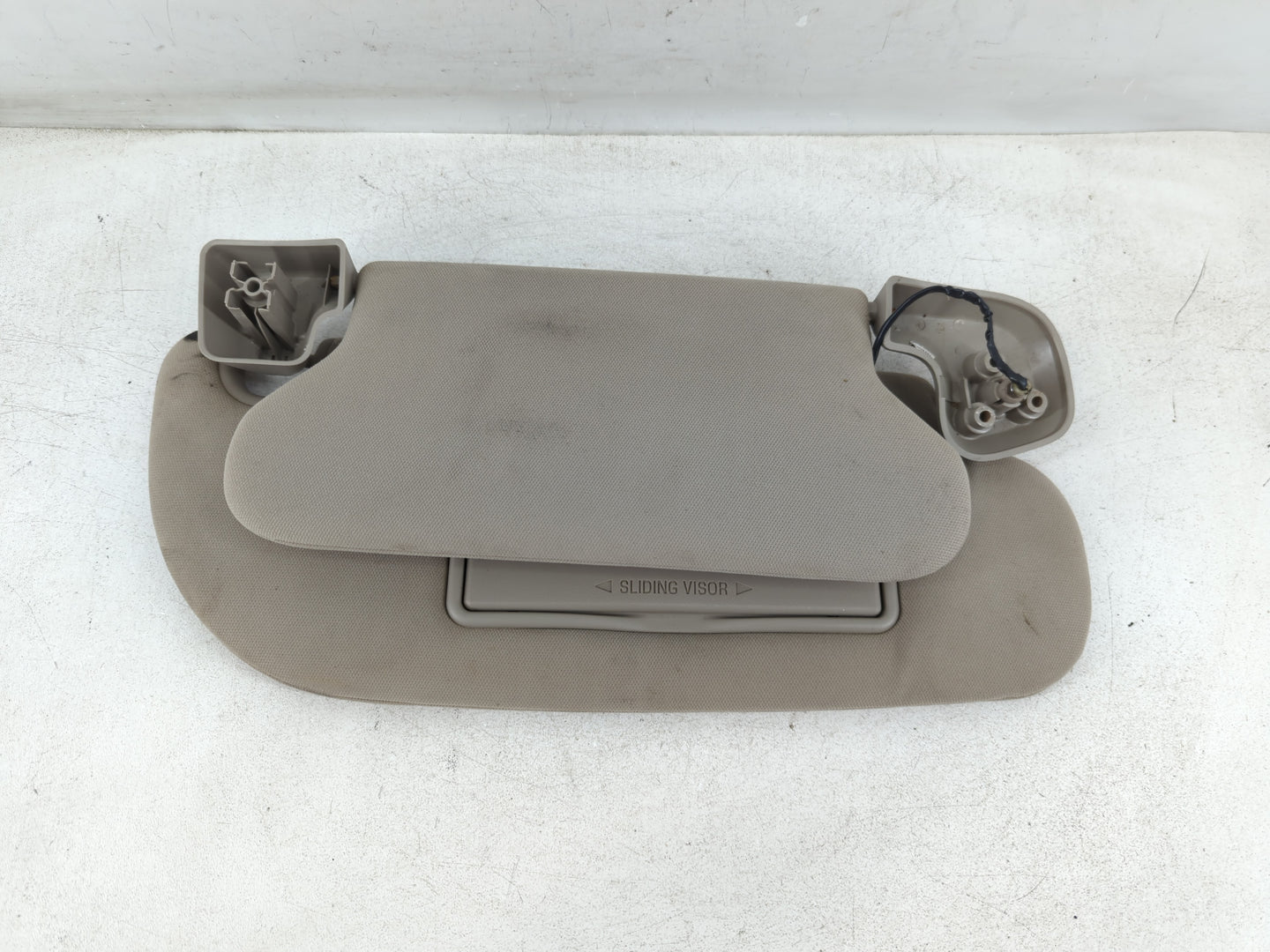 2010 Lincoln Navigator Sun Visor Shade Replacement Passenger Right Mirror Fits OEM Used Auto Parts - Oemusedautoparts1.com