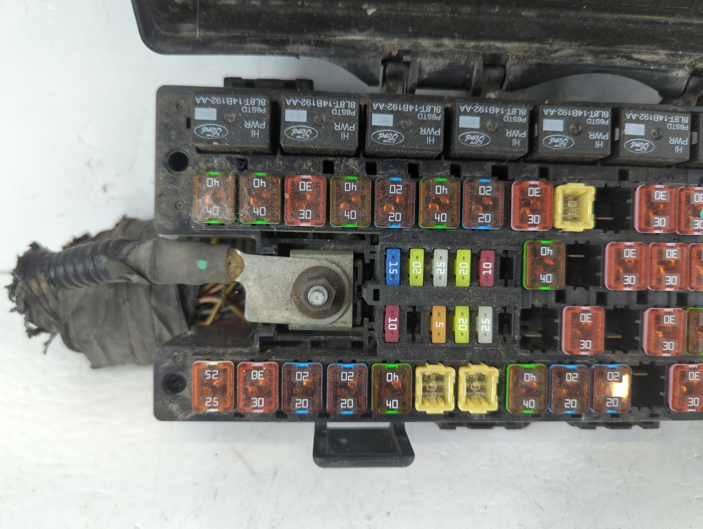 2010 Lincoln Navigator Fusebox Fuse Box Panel Relay Module Fits OEM Used Auto Parts - Oemusedautoparts1.com