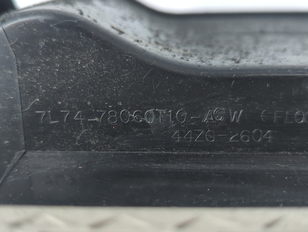 2010 Lincoln Navigator Passenger Glove Box Door Storage Compartment 940369 - Oemusedautoparts1.com