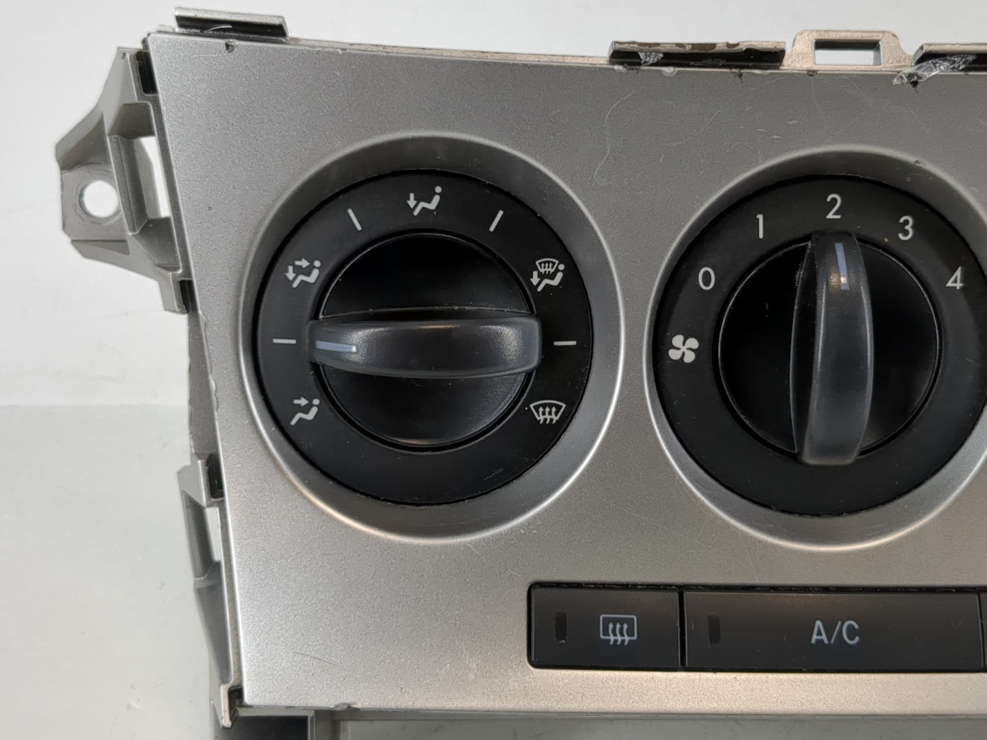 2010-2011 Mazda 3 Climate Control Module Temperature AC/Heater Replacement P/N:BBM4 9K10 Fits Fits 2010 2011 OEM Used Auto P