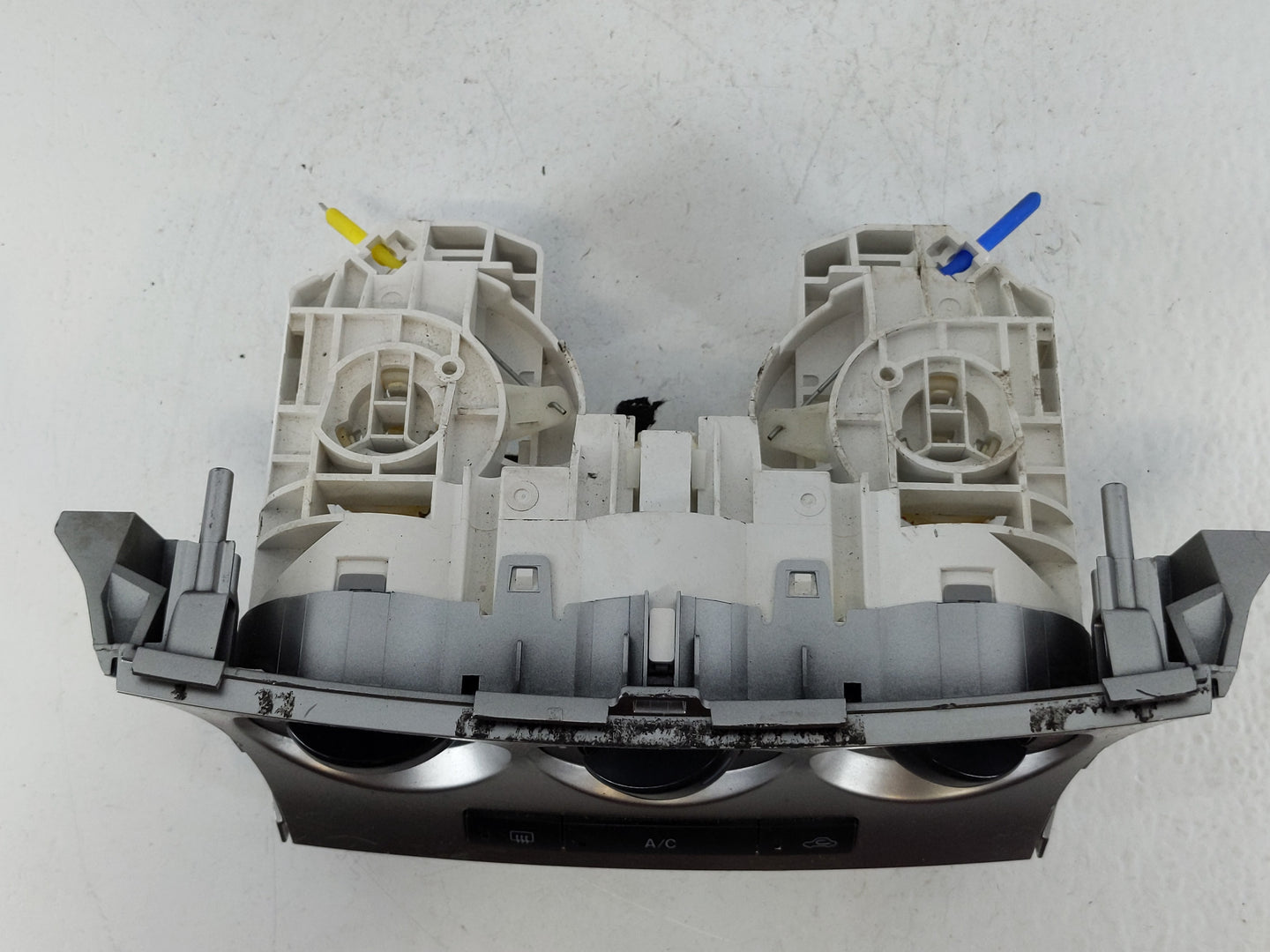 2010-2011 Mazda 3 Climate Control Module Temperature AC/Heater Replacement Fits Fits 2010 2011 OEM Used Auto Parts - Oemused