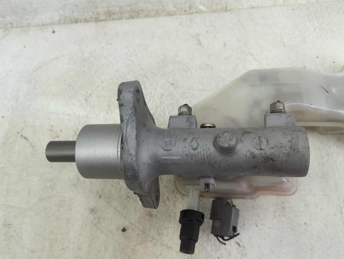 2004-2013 Mazda 3 Brake Master Cylinder 1150671 - Oemusedautoparts1.com