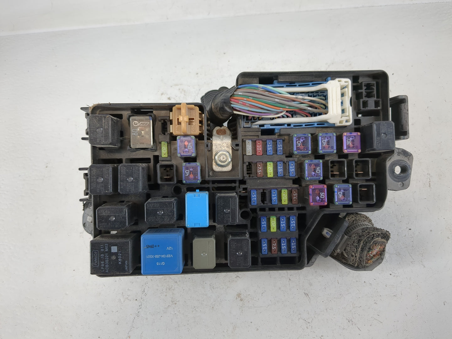 2010 Mazda 3 Fusebox Fuse Box Panel Relay Module P/N:BBM5-66761 Fits OEM Used Auto Parts - Oemusedautoparts1.com