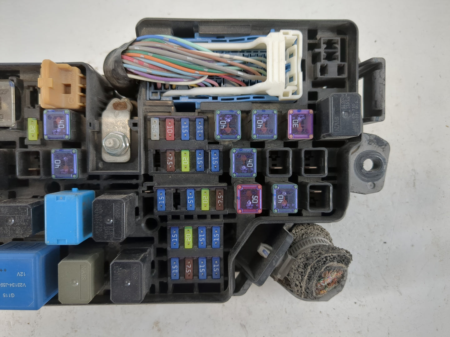 2010 Mazda 3 Fusebox Fuse Box Panel Relay Module P/N:BBM5-66761 Fits OEM Used Auto Parts - Oemusedautoparts1.com