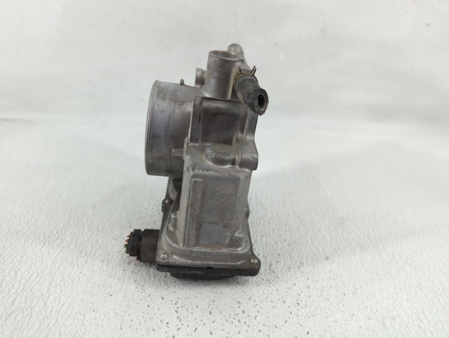 2010-2013 Mazda 3 Throttle Body P/N:9B4G-9F991-A Fits Fits 2009 2010 2011 2012 2013 2014 2015 2016 2017 OEM Used Auto Parts 