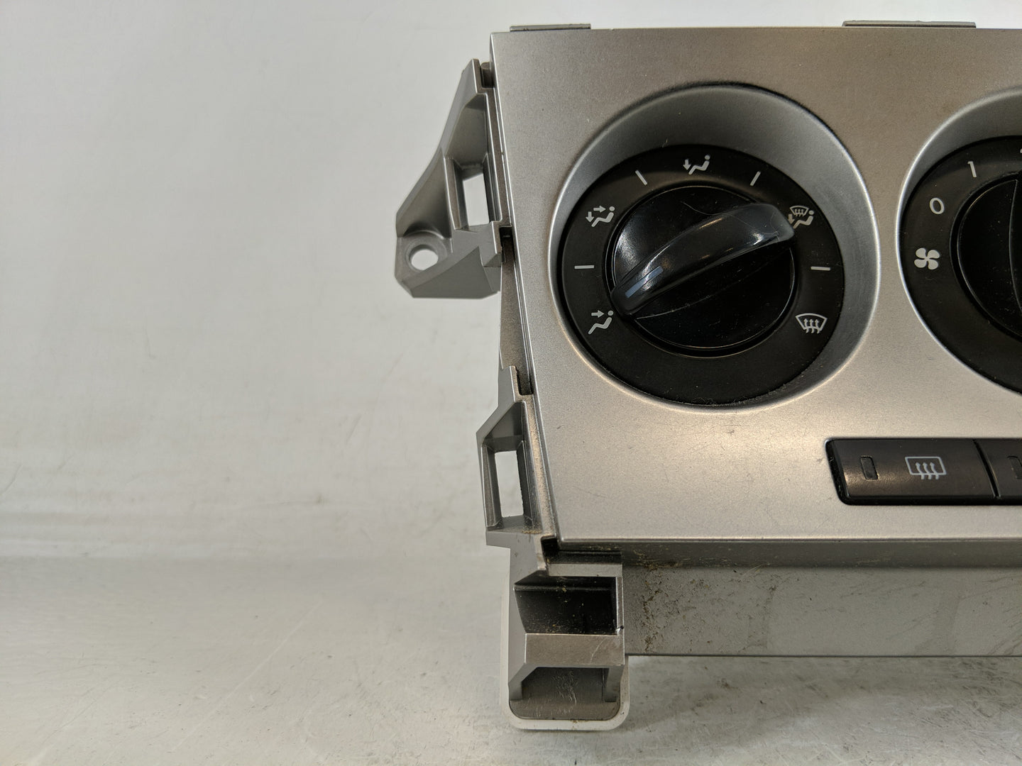2010-2011 Mazda 3 Climate Control Module Temperature AC/Heater Replacement P/N:BBM4 9102 Fits Fits 2010 2011 OEM Used Auto P