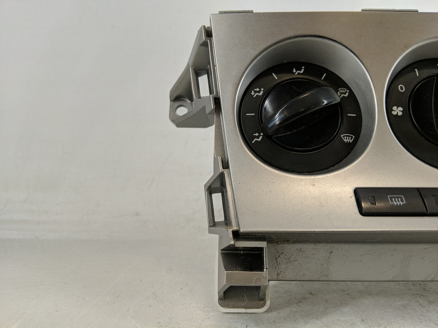 2010-2011 Mazda 3 Climate Control Module Temperature AC/Heater Replacement P/N:BBM4 9102 Fits Fits 2010 2011 OEM Used Auto P