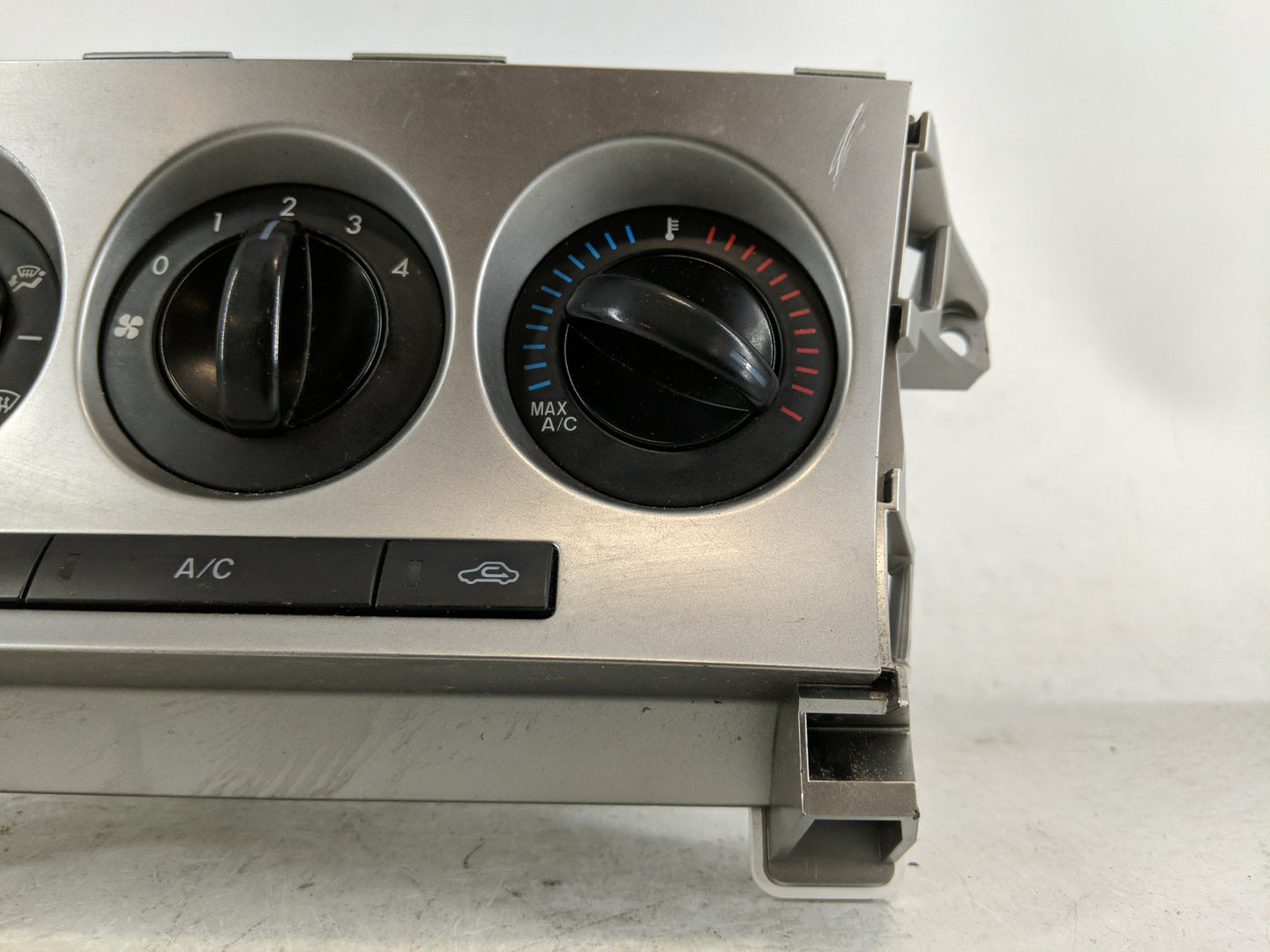 2010-2011 Mazda 3 Climate Control Module Temperature AC/Heater Replacement P/N:BBM4 9102 Fits Fits 2010 2011 OEM Used Auto P