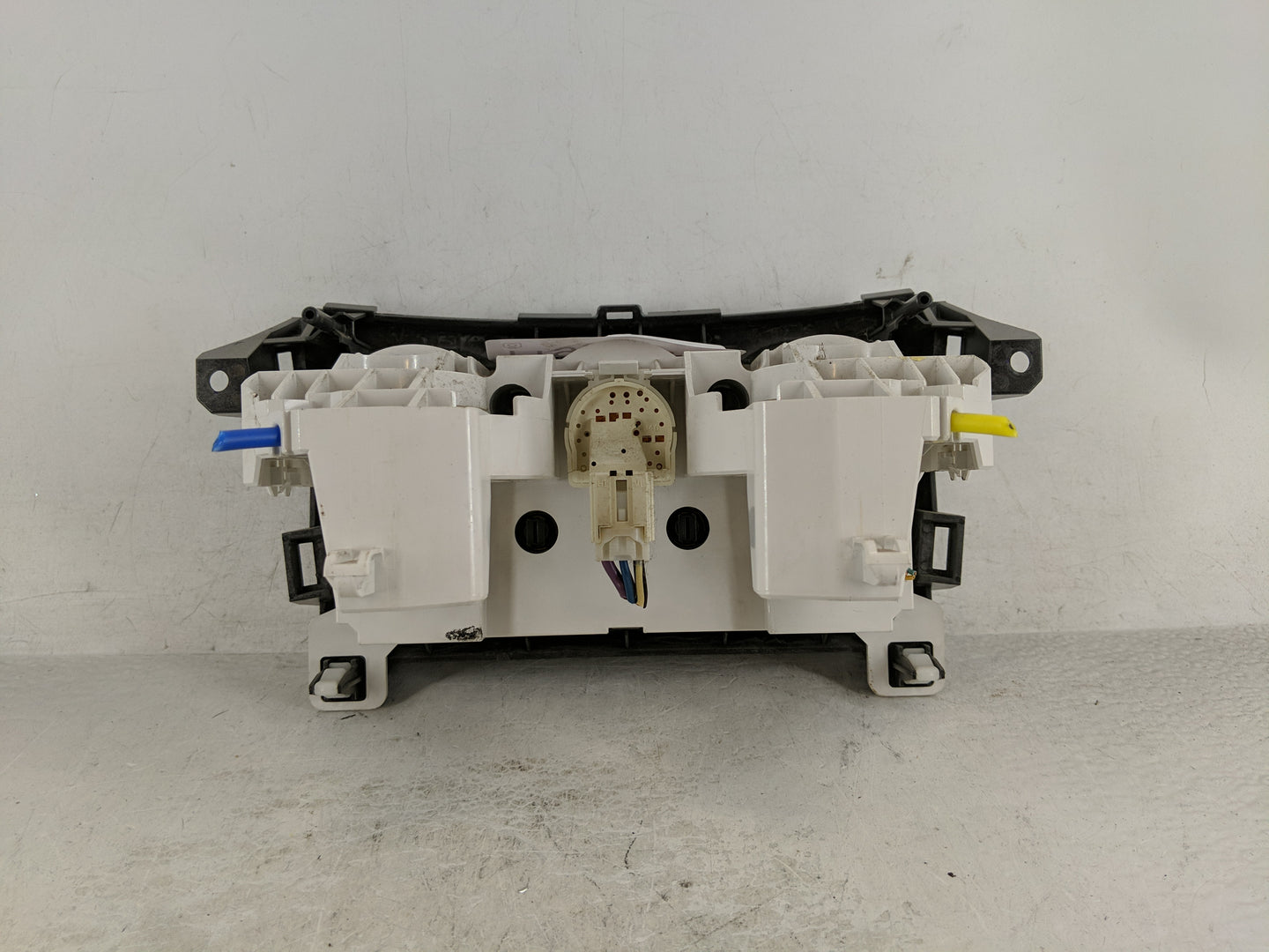 2010-2011 Mazda 3 Climate Control Module Temperature AC/Heater Replacement P/N:BBM4 9102 Fits Fits 2010 2011 OEM Used Auto P