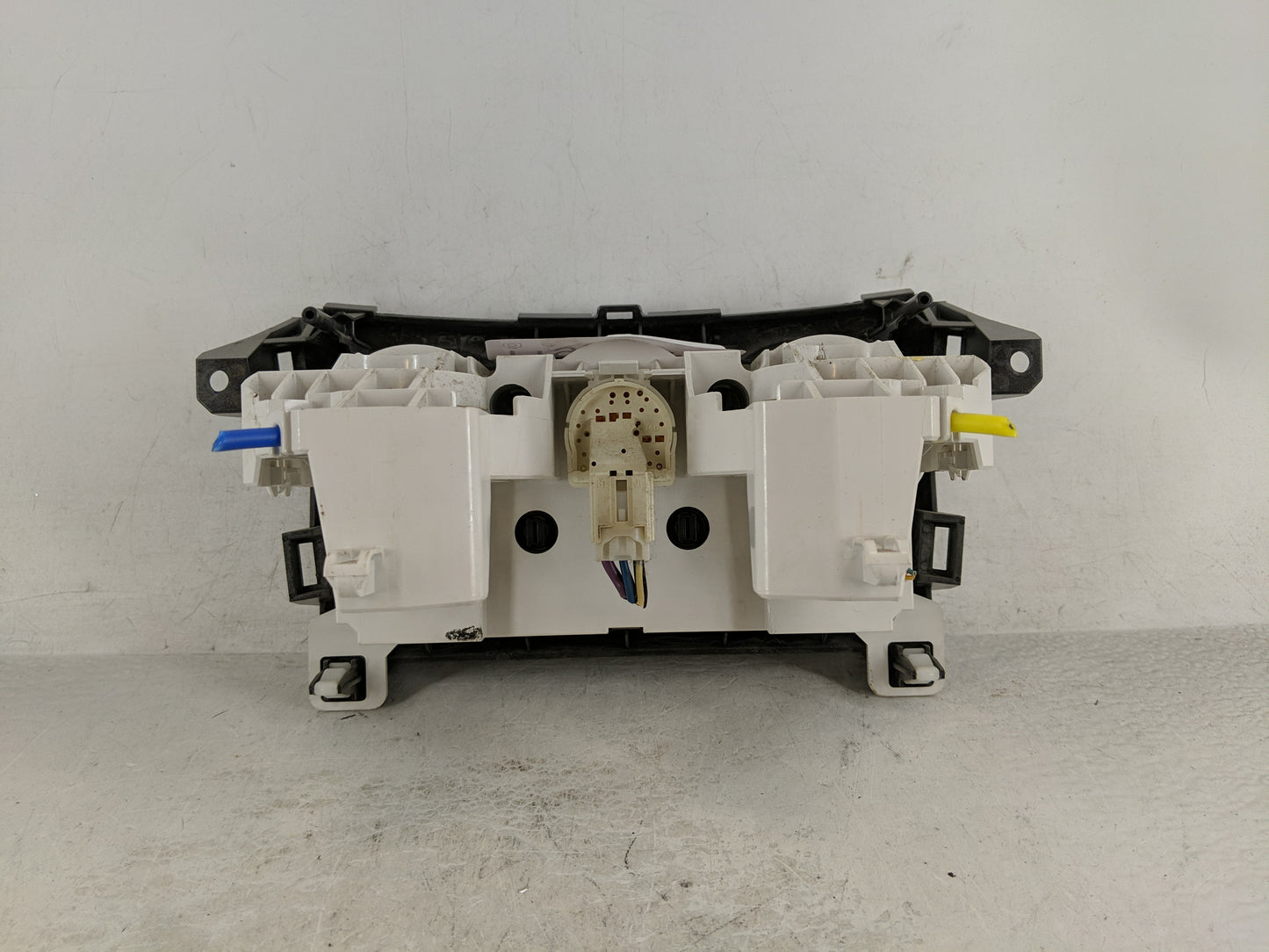 2010-2011 Mazda 3 Climate Control Module Temperature AC/Heater Replacement P/N:BBM4 9102 Fits Fits 2010 2011 OEM Used Auto P
