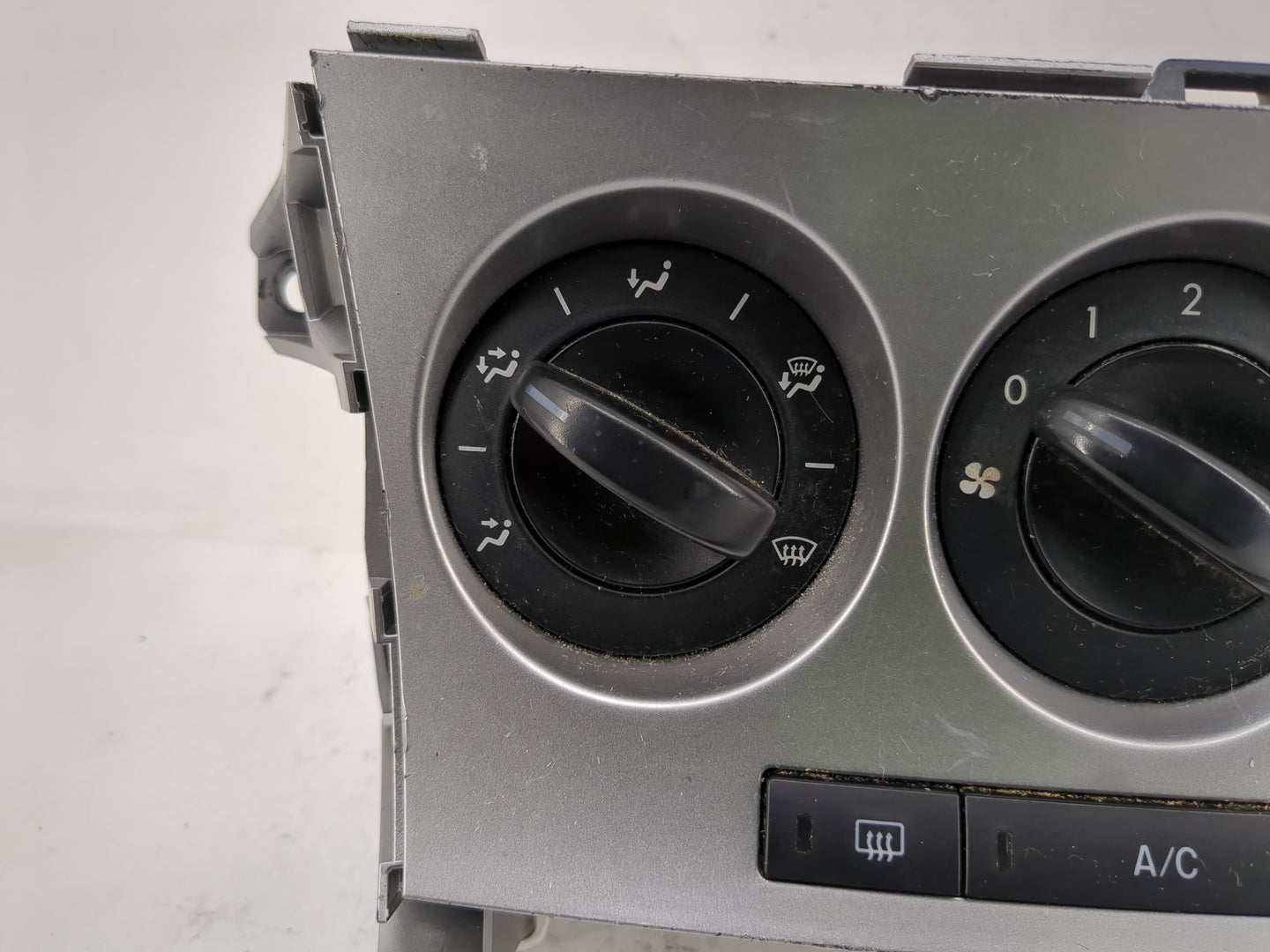 2010-2011 Mazda 3 Climate Control Module Temperature AC/Heater Replacement Fits Fits 2010 2011 OEM Used Auto Parts - Oemused