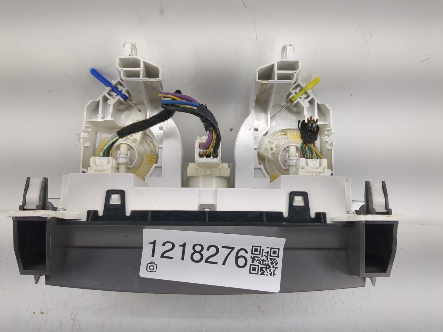 2010-2011 Mazda 3 Climate Control Module Temperature AC/Heater Replacement Fits Fits 2010 2011 OEM Used Auto Parts - Oemused
