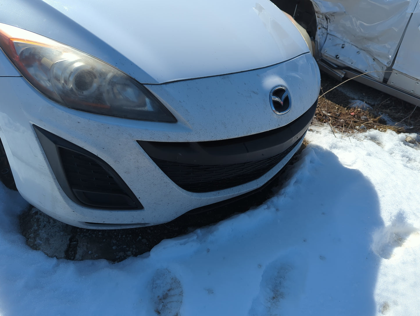 2010-2011 Mazda 3 Front Grille Bumper Not Included - Oemusedautoparts1.com