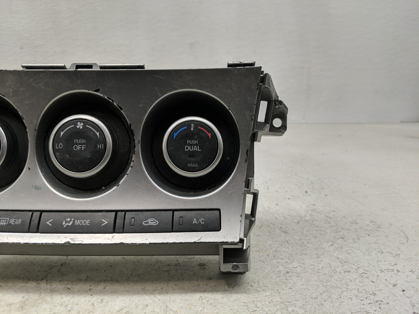 2010-2011 Mazda 3 Climate Control Module Temperature AC/Heater Replacement P/N:BBM5 61 190F Fits Fits 2010 2011 OEM Used Aut