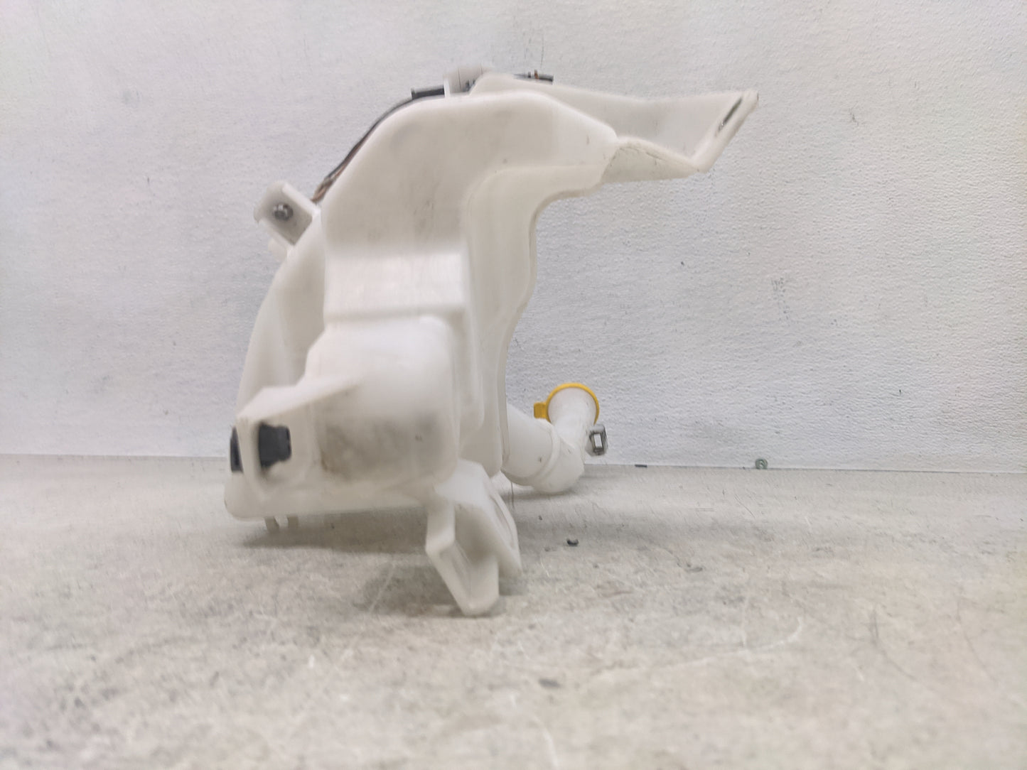 2010-2011 Mazda 3 Windshield Washer Fluid Reservoir Bottle Oem - Oemusedautoparts1.com