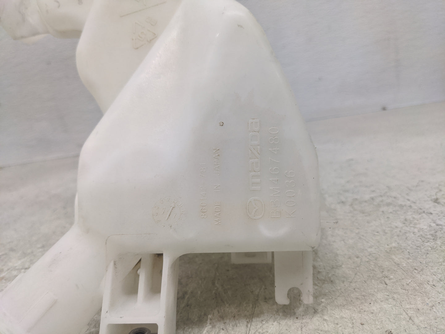 2010-2011 Mazda 3 Windshield Washer Fluid Reservoir Bottle Oem - Oemusedautoparts1.com