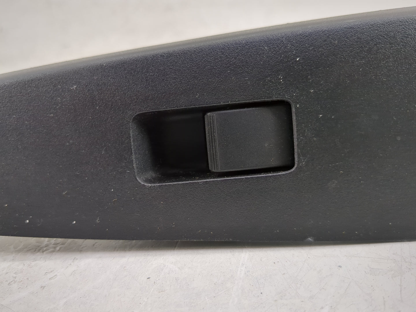 2011 Mazda 3 Passenger Front Right Power Window Motor - Oemusedautoparts1.com