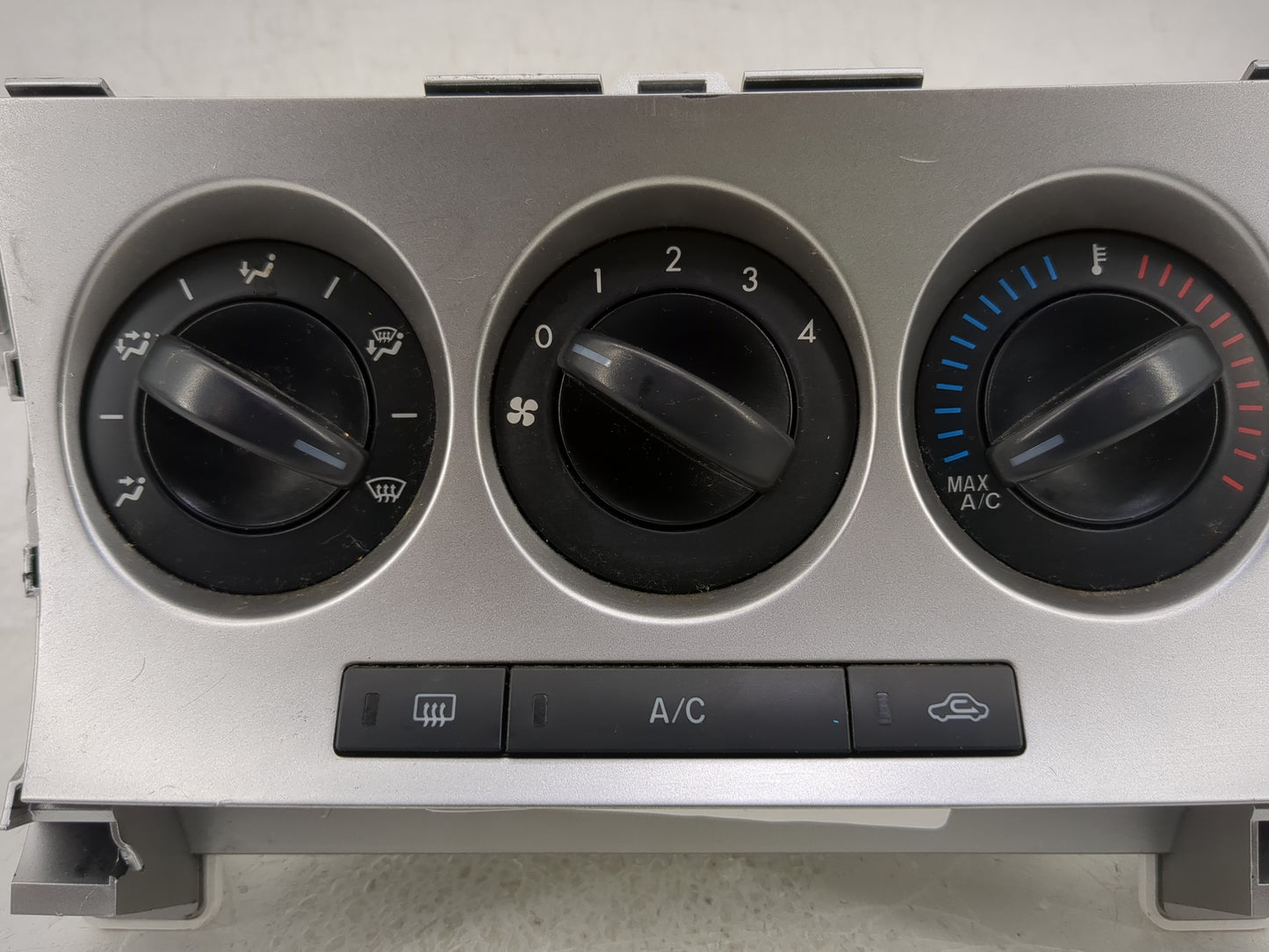 2010-2011 Mazda 3 Climate Control Module Temperature AC/Heater Replacement P/N:BFD161190A Fits Fits 2010 2011 OEM Used Auto 