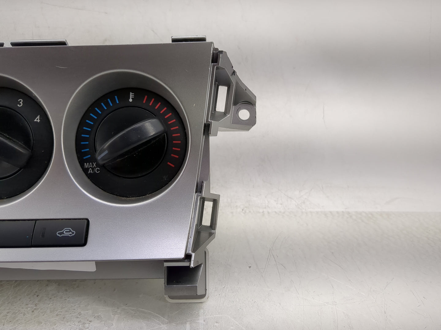2010-2011 Mazda 3 Climate Control Module Temperature AC/Heater Replacement P/N:BFD161190A Fits Fits 2010 2011 OEM Used Auto 