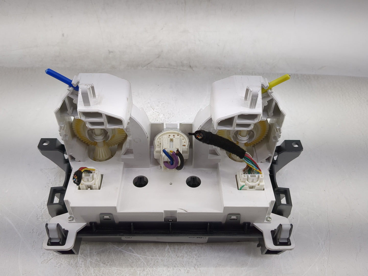 2010-2011 Mazda 3 Climate Control Module Temperature AC/Heater Replacement P/N:BFD161190A Fits Fits 2010 2011 OEM Used Auto 