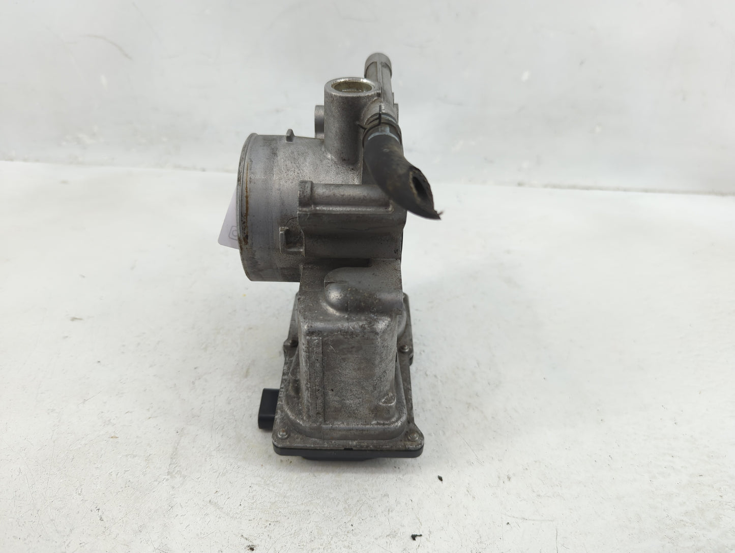 2010-2013 Mazda 3 Throttle Body P/N:L3R4 13 640 Fits Fits 2009 2010 2011 2012 2013 2014 2015 2016 2017 OEM Used Auto Parts -