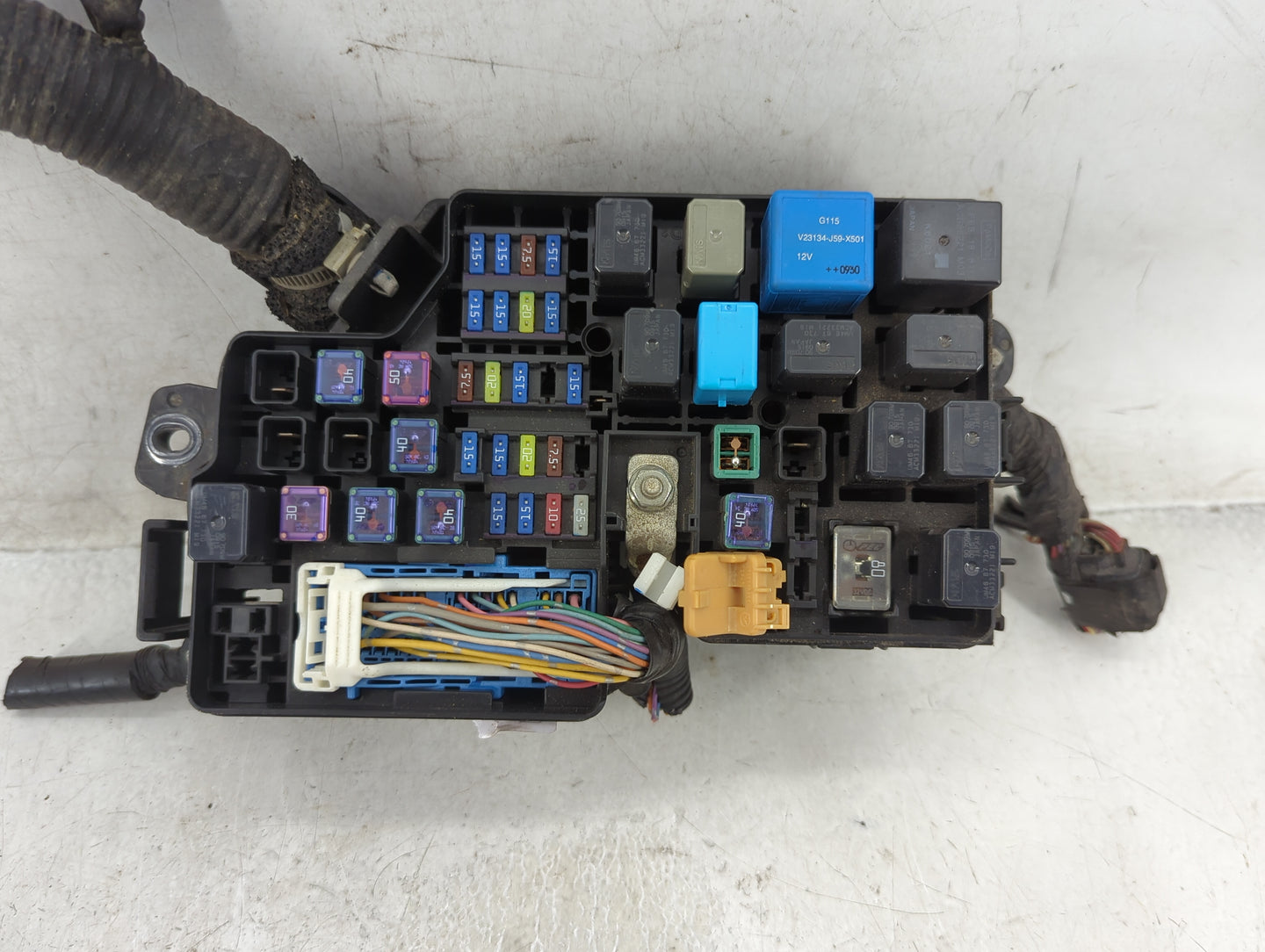 2010 Mazda 3 Fusebox Fuse Box Panel Relay Module P/N:BBM5-66761 Fits OEM Used Auto Parts - Oemusedautoparts1.com