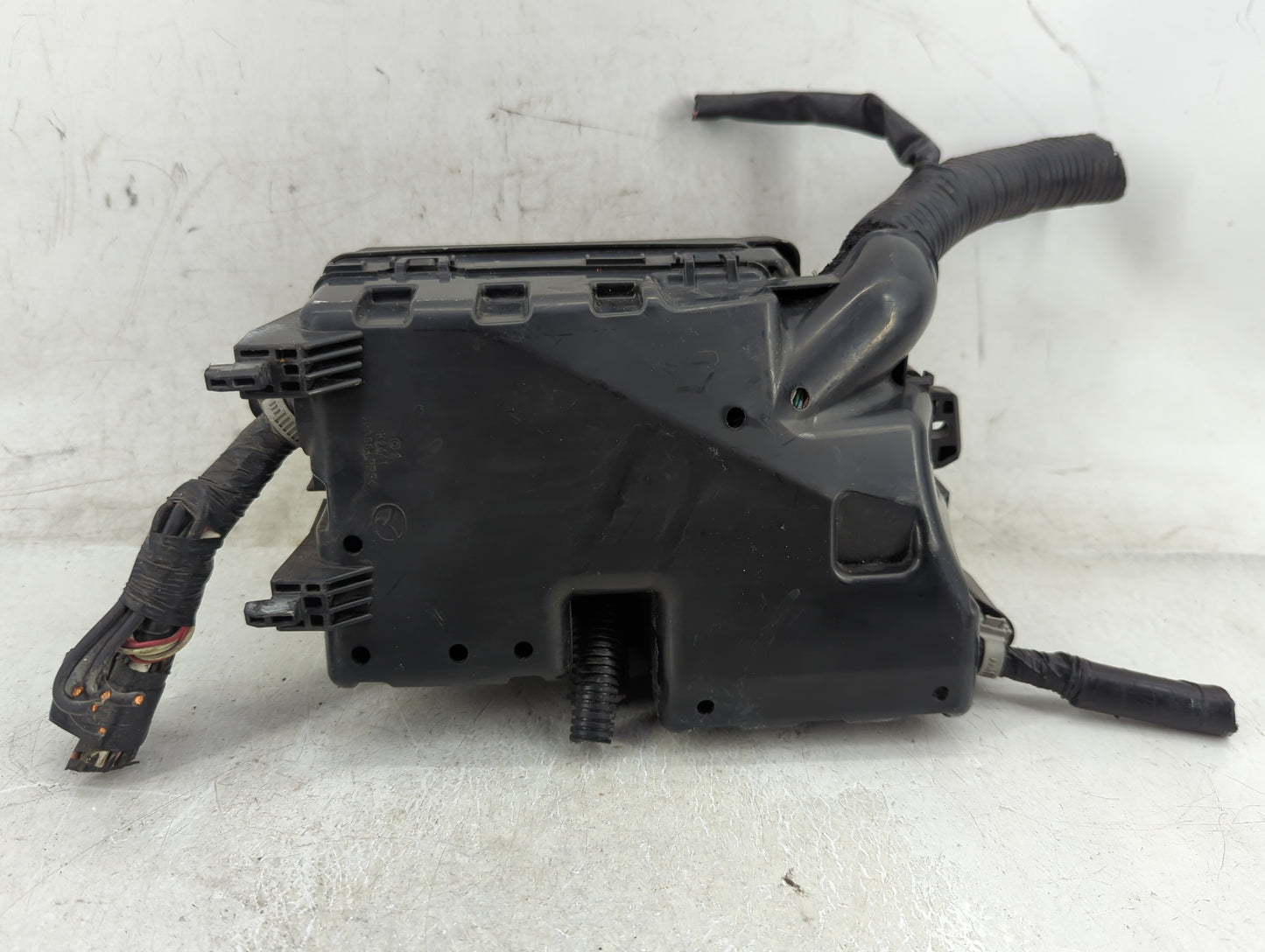 2010 Mazda 3 Fusebox Fuse Box Panel Relay Module P/N:BBM5-66761 Fits OEM Used Auto Parts - Oemusedautoparts1.com