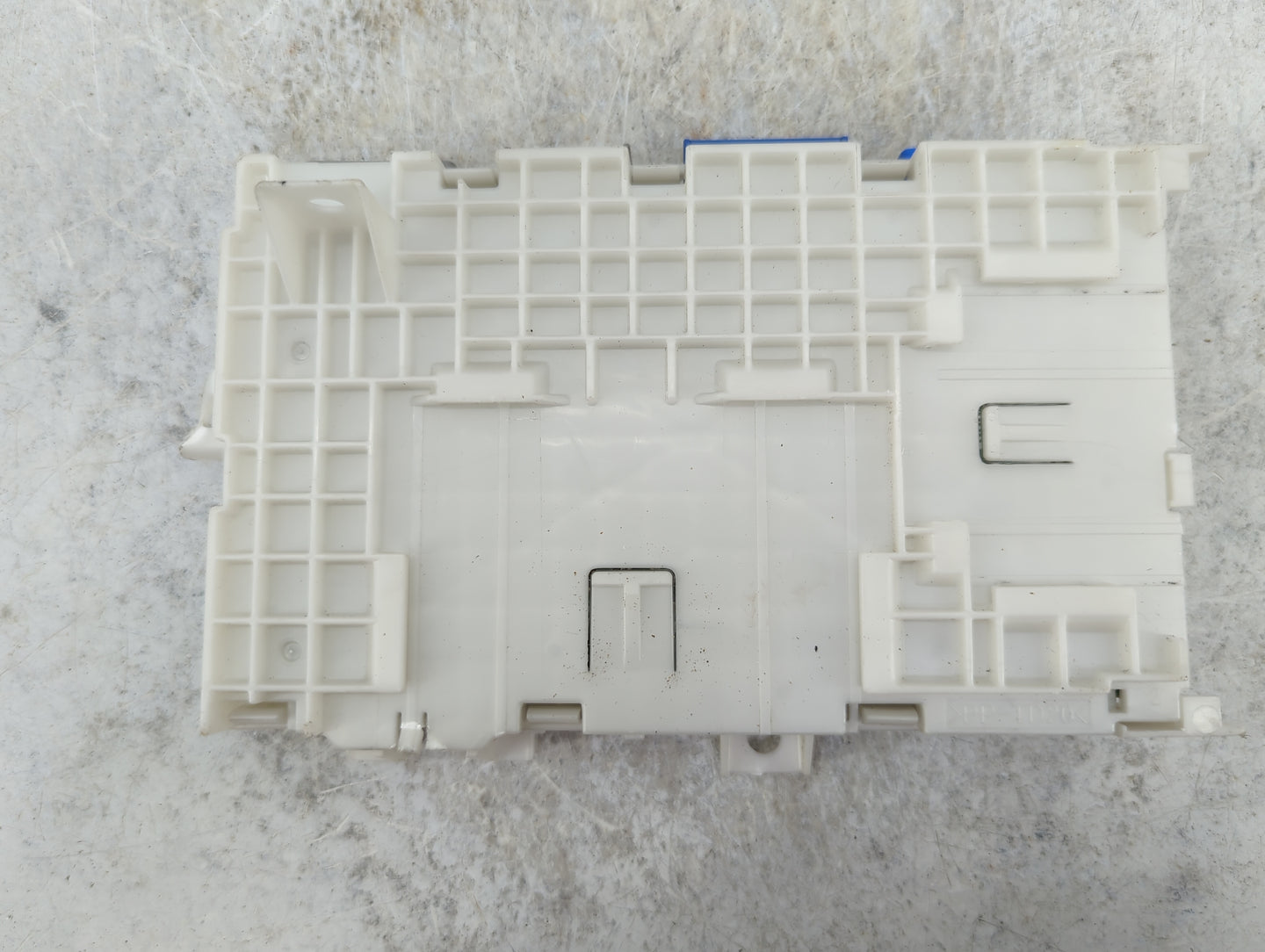 2010 Mazda 3 Body Control Module Bcm Bgv4 67 560a|vpaalf-14b205-jd - Oemusedautoparts1.com