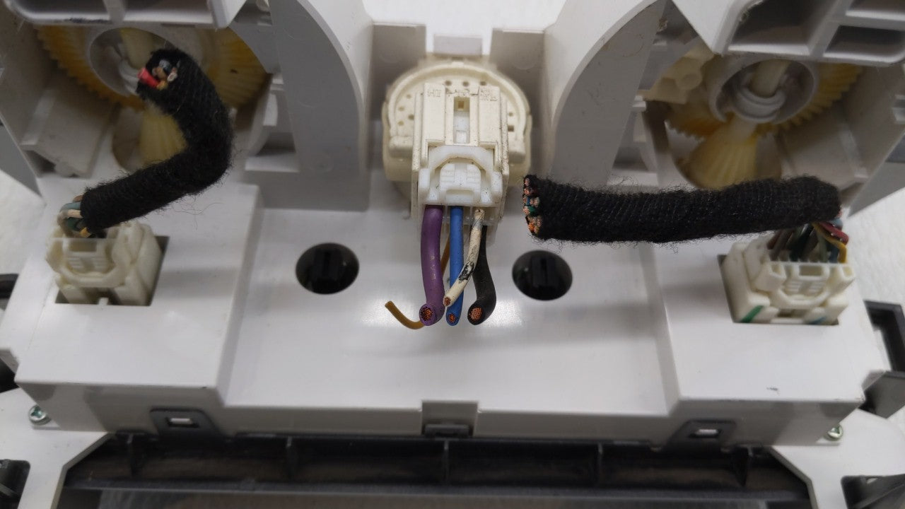 2010-2011 Mazda 3 Climate Control Module Temperature AC/Heater Replacement P/N:BBM4 0K16 Fits Fits 2010 2011 OEM Used Auto P