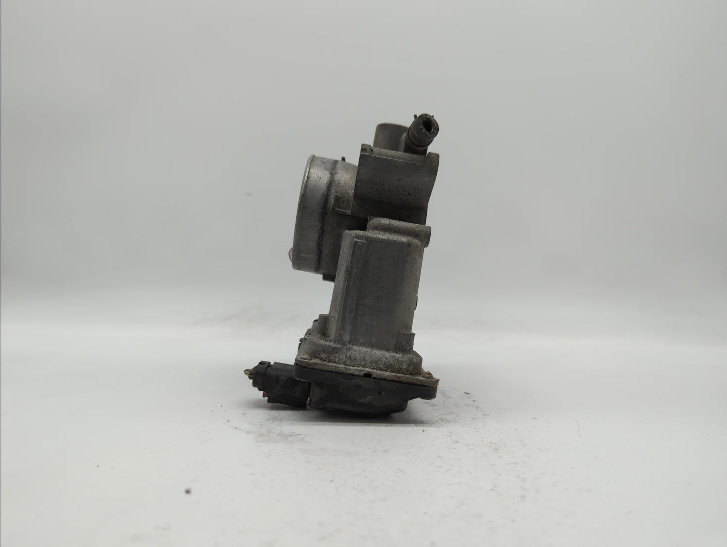 2006-2013 Mazda 3 Throttle Body P/N:L3R4 13 640 L3G2 13 640 A, P53N 13 640 Fits Fits 2006 2007 2008 2009 2010 2011 2012 2013