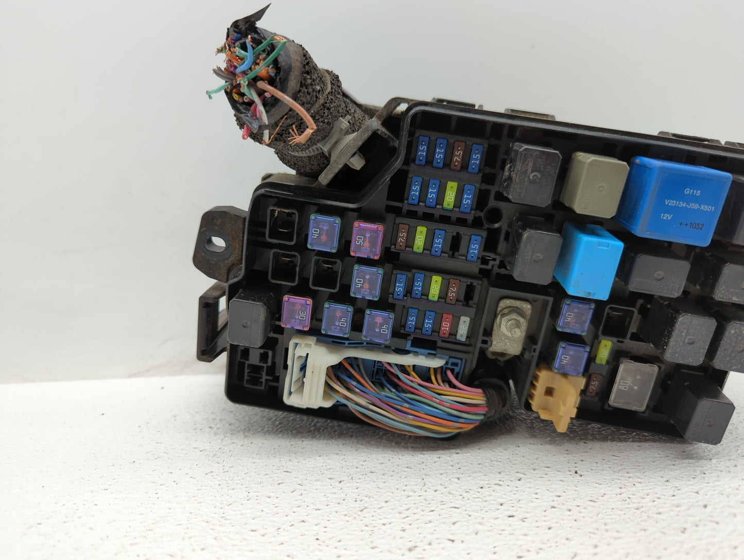 2010 Mazda 3 Fusebox Fuse Box Panel Relay Module P/N:BBM5-66761 BBM6-66791 Fits OEM Used Auto Parts - Oemusedautoparts1.com