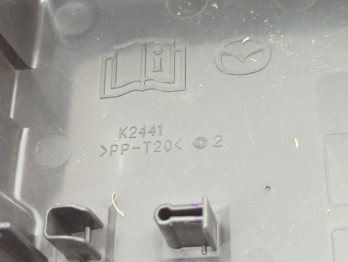 2010-2011 Mazda 3 Fusebox Fuse Box Panel Relay Module P/N:BBM6-66761 Fits Fits 2010 2011 OEM Used Auto Parts - Oemusedautopa