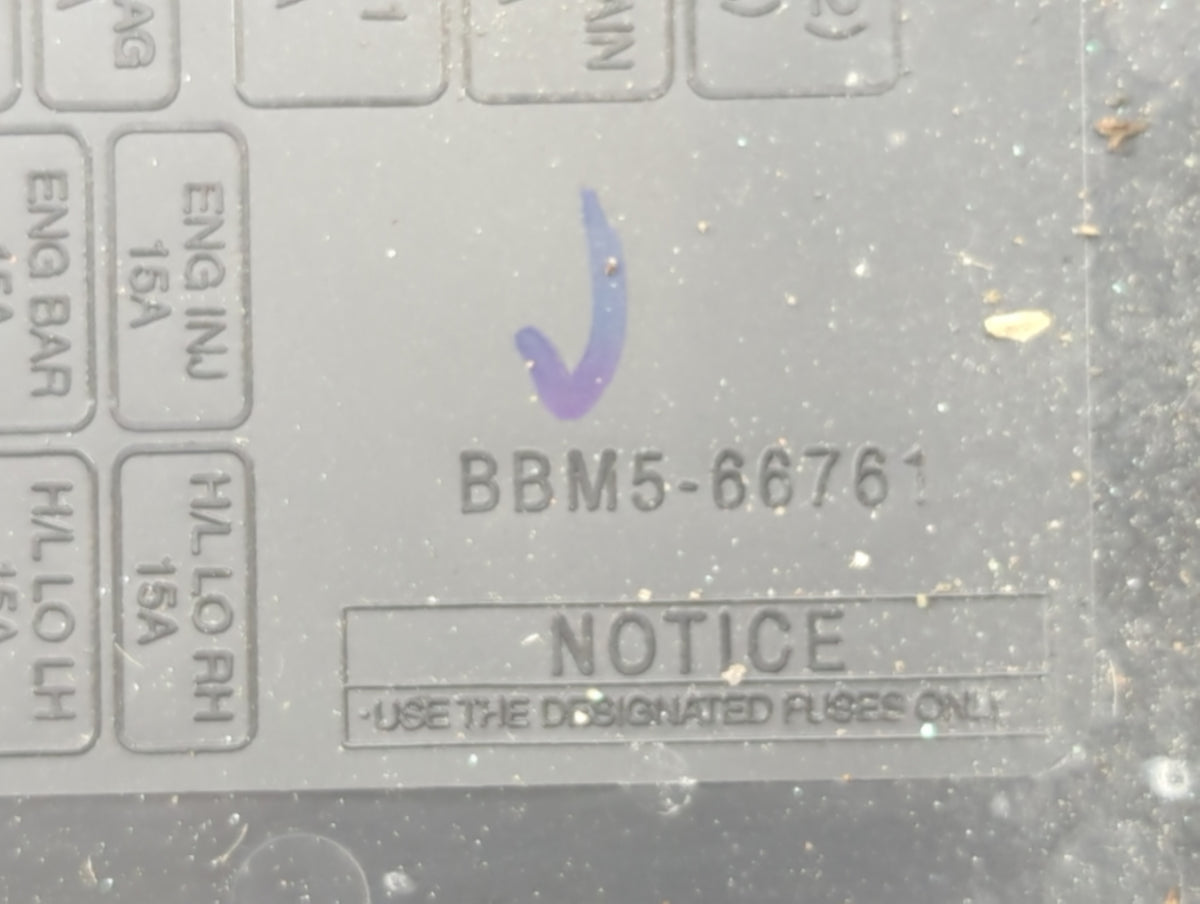 2010-2011 Mazda 3 Fusebox Fuse Box Panel Relay Module P/N:BBM5-66761 BBM6-66761 Fits Fits 2010 2011 OEM Used Auto Parts - Oe