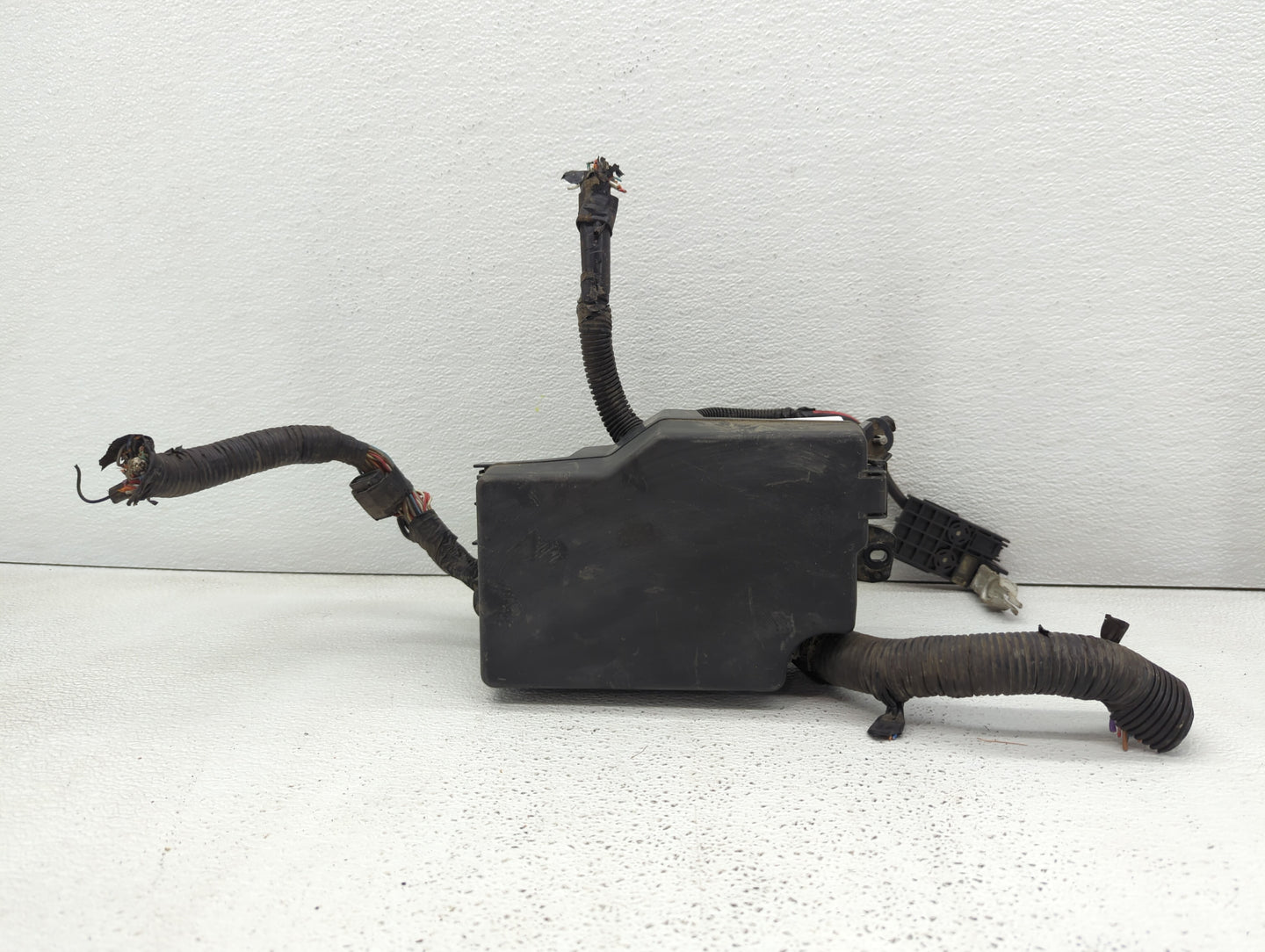 2010 Mazda 3 Fusebox Fuse Box Panel Relay Module P/N:BBM6-66761 Fits OEM Used Auto Parts - Oemusedautoparts1.com
