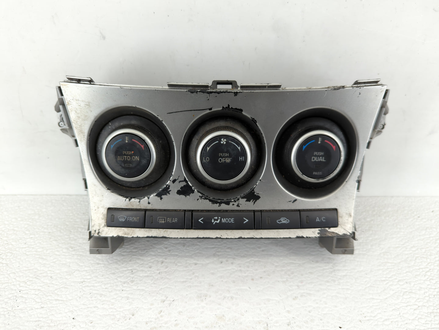 2010-2011 Mazda 3 Climate Control Module Temperature AC/Heater Replacement P/N:BBM5 61 190H BBM5 61 190E Fits Fits 2010 2011