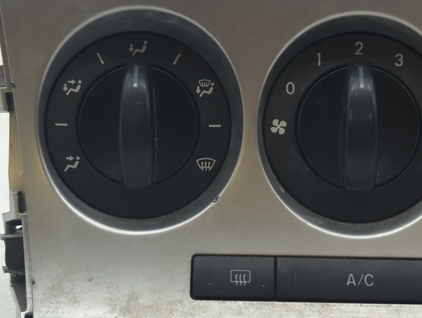 2010-2011 Mazda 3 Climate Control Module Temperature AC/Heater Replacement P/N:BBM4 9F24 BBM4 0A06, BBM4 1E25 Fits Fits 2010