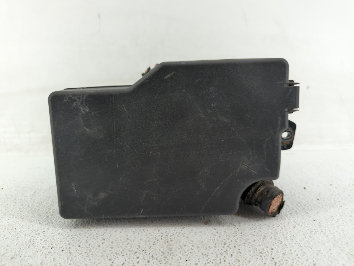 2010-2011 Mazda 3 Fusebox Fuse Box Panel Relay Module P/N:BBM6-66761 Fits Fits 2010 2011 OEM Used Auto Parts - Oemusedautopa