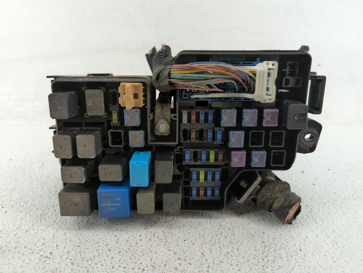 2010-2011 Mazda 3 Fusebox Fuse Box Panel Relay Module P/N:BBM6-66761 Fits Fits 2010 2011 OEM Used Auto Parts - Oemusedautopa