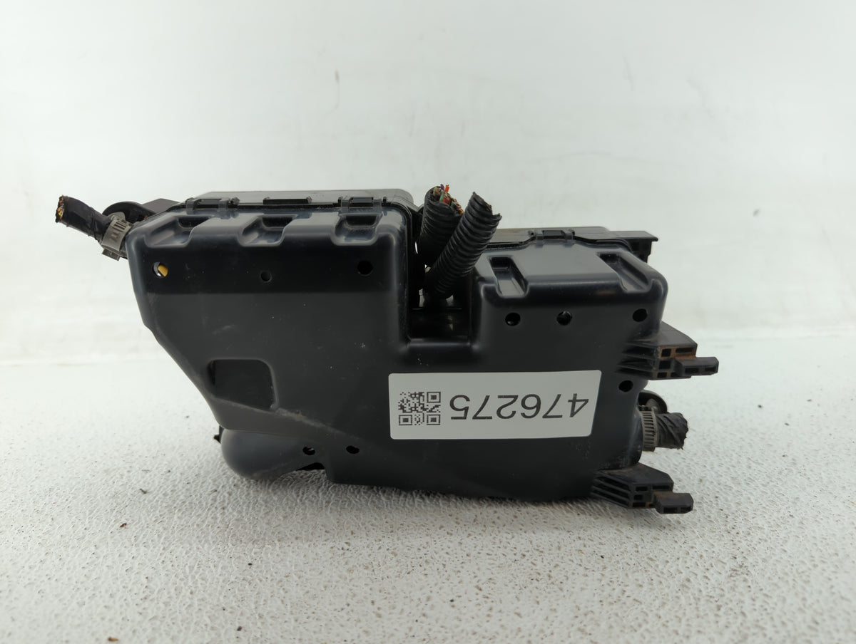2010-2011 Mazda 3 Fusebox Fuse Box Panel Relay Module P/N:BBM6-66761 Fits Fits 2010 2011 OEM Used Auto Parts - Oemusedautopa