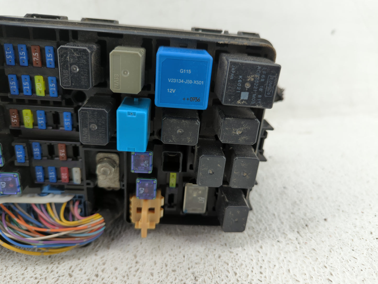 2010 Mazda 3 Fusebox Fuse Box Panel Relay Module P/N:BBM5-66761 Fits OEM Used Auto Parts - Oemusedautoparts1.com